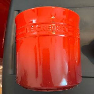Le Creuset utensil crock